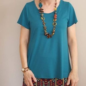 ***$5$5$5***Large Lularoe Classic T